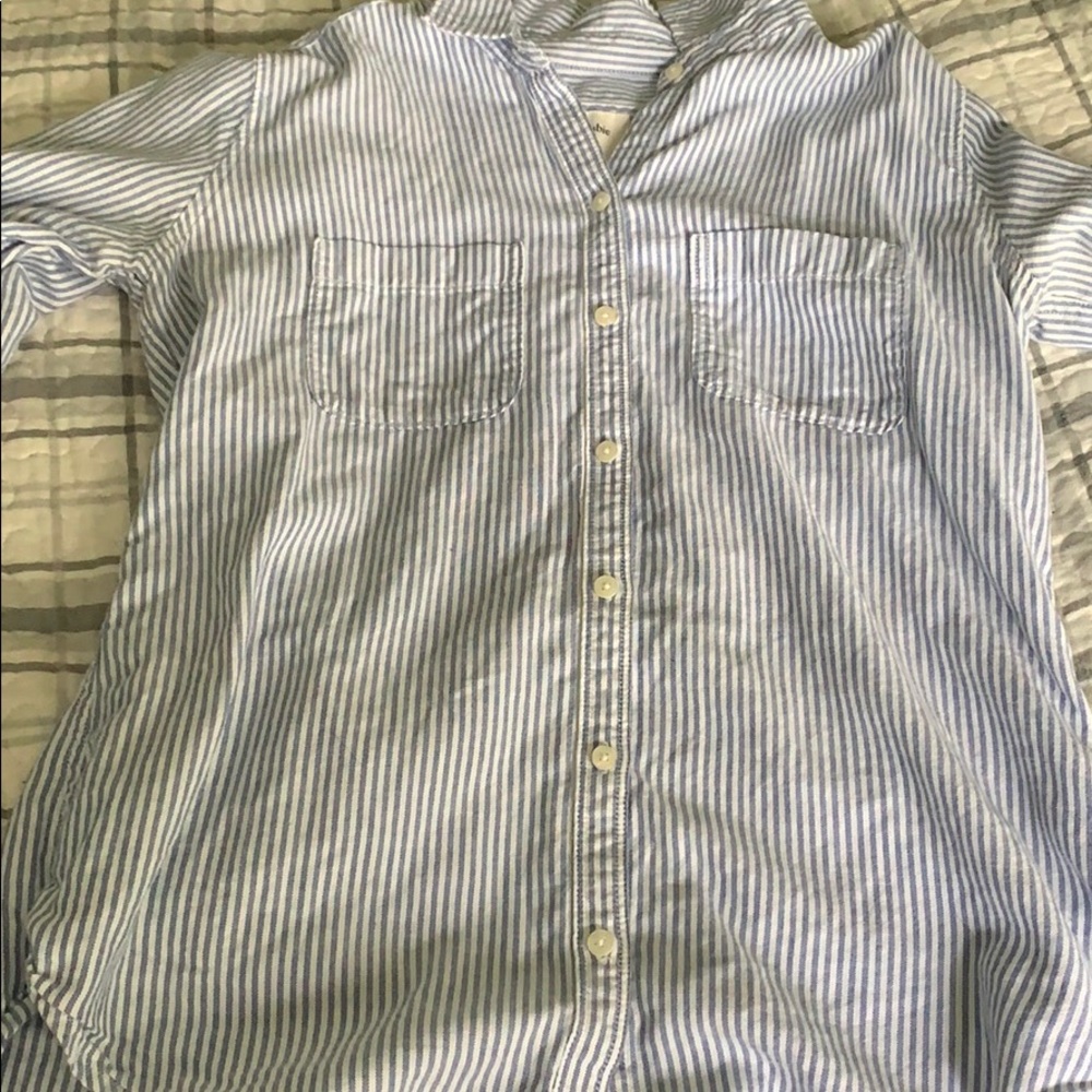 A&F button up